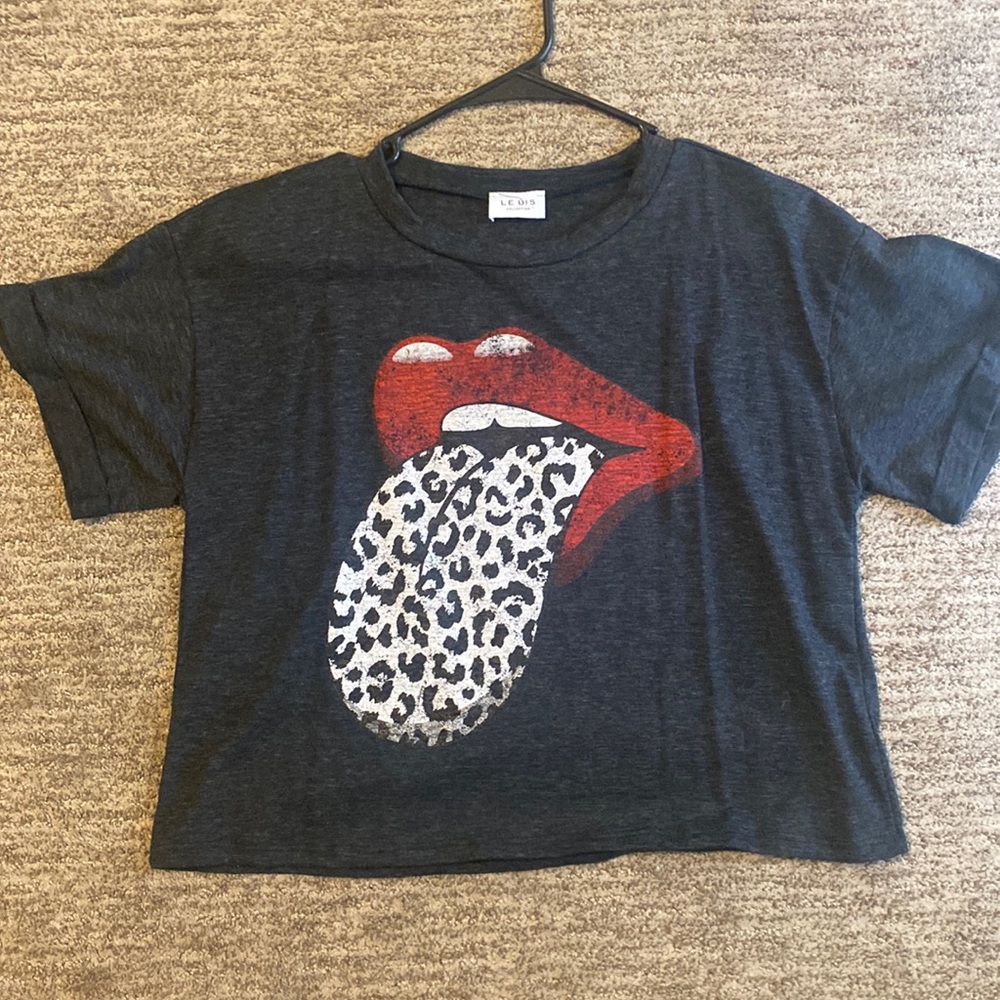LE LIS Cropped Heathered Graphic Tee S/M